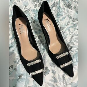 Zara Black Suede Pointed Toe Pumps Heels Shoes With Rhinestone Detail.